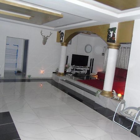 Cocody Here Is Our Lovely 1-Bed Apartment In Abidjan מראה חיצוני תמונה