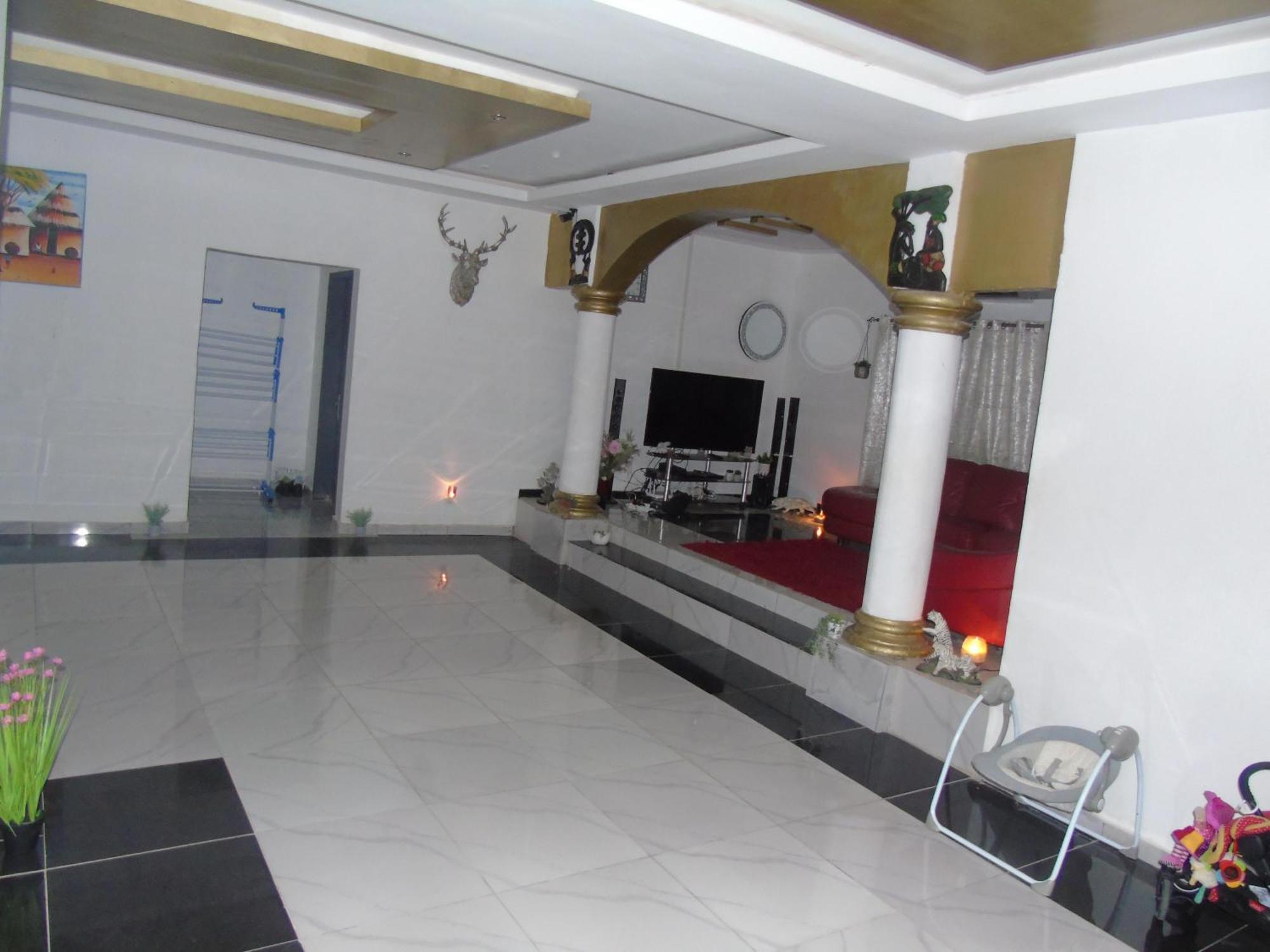 Cocody Here Is Our Lovely 1-Bed Apartment In Abidjan מראה חיצוני תמונה