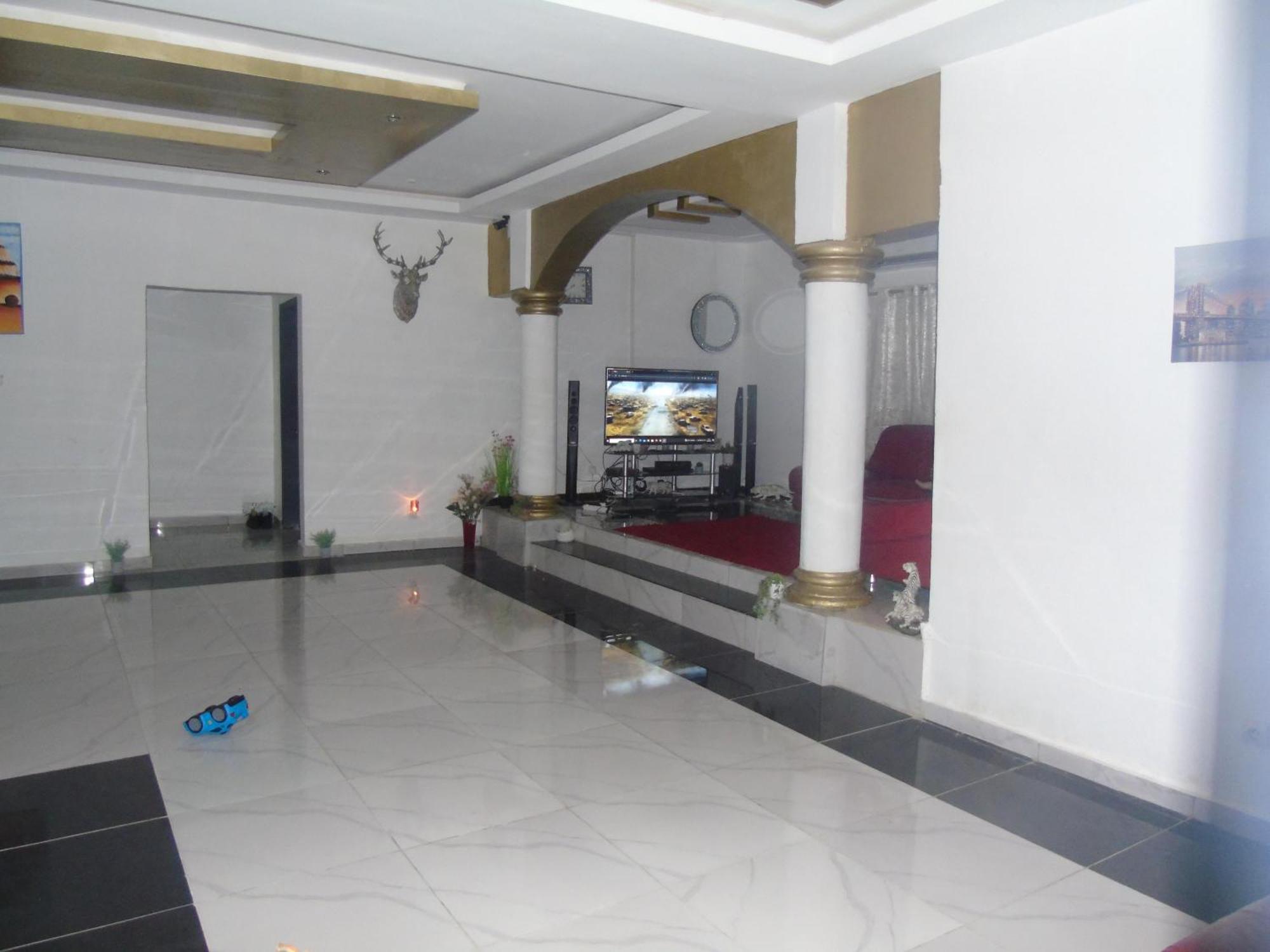 Cocody Here Is Our Lovely 1-Bed Apartment In Abidjan מראה חיצוני תמונה