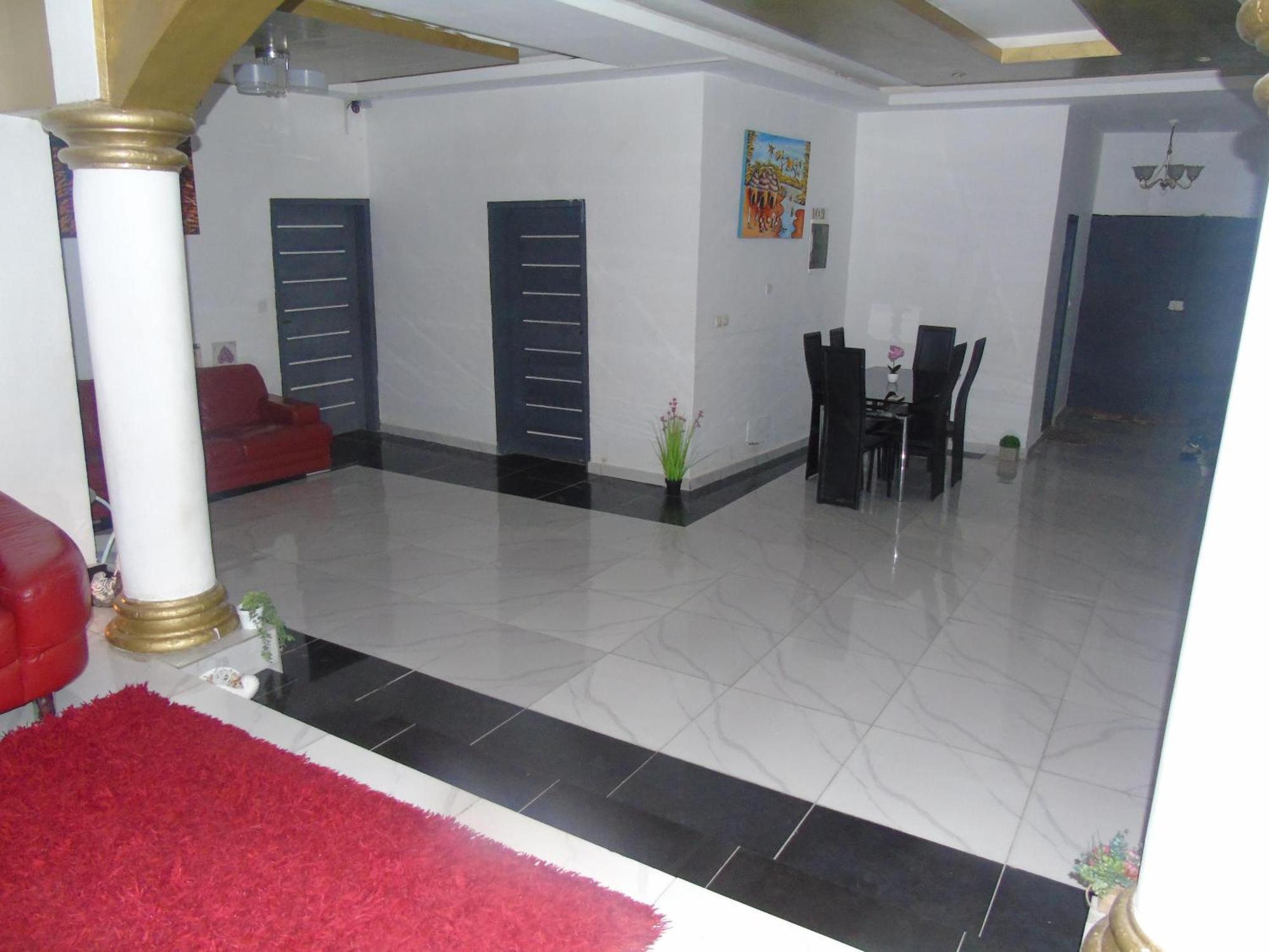 Cocody Here Is Our Lovely 1-Bed Apartment In Abidjan מראה חיצוני תמונה