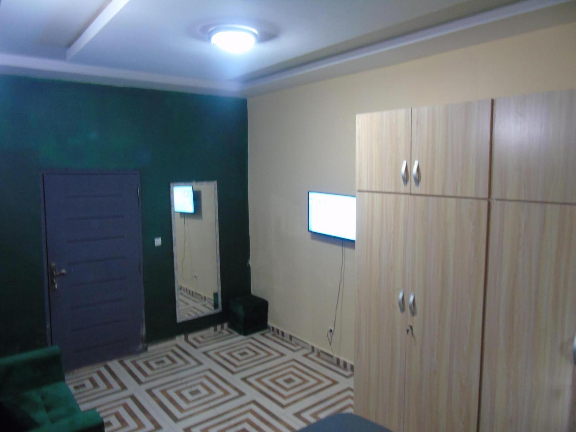 Cocody Here Is Our Lovely 1-Bed Apartment In Abidjan מראה חיצוני תמונה