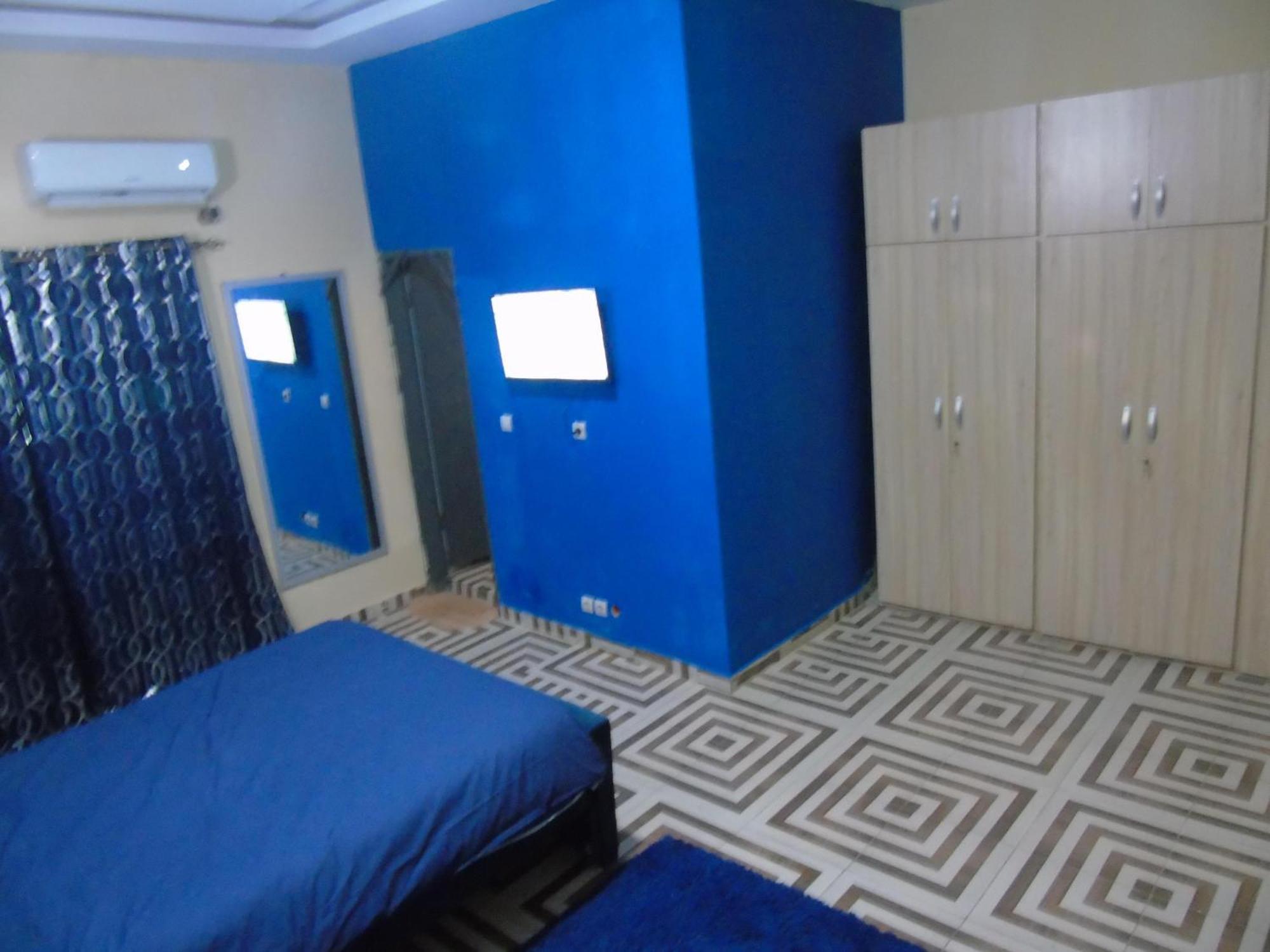 Cocody Here Is Our Lovely 1-Bed Apartment In Abidjan מראה חיצוני תמונה